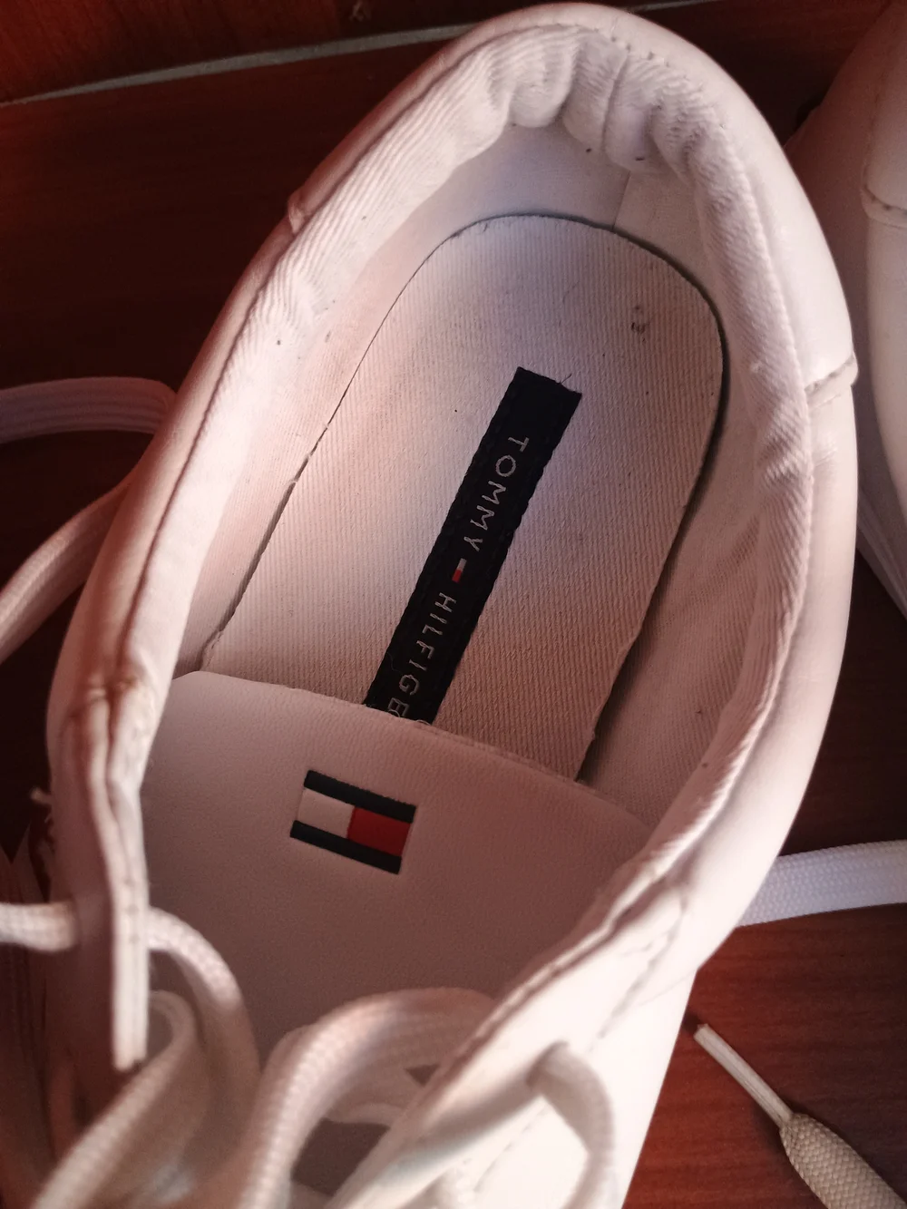 Tommy Hilfiger Men’s White Low-Top Sneakers